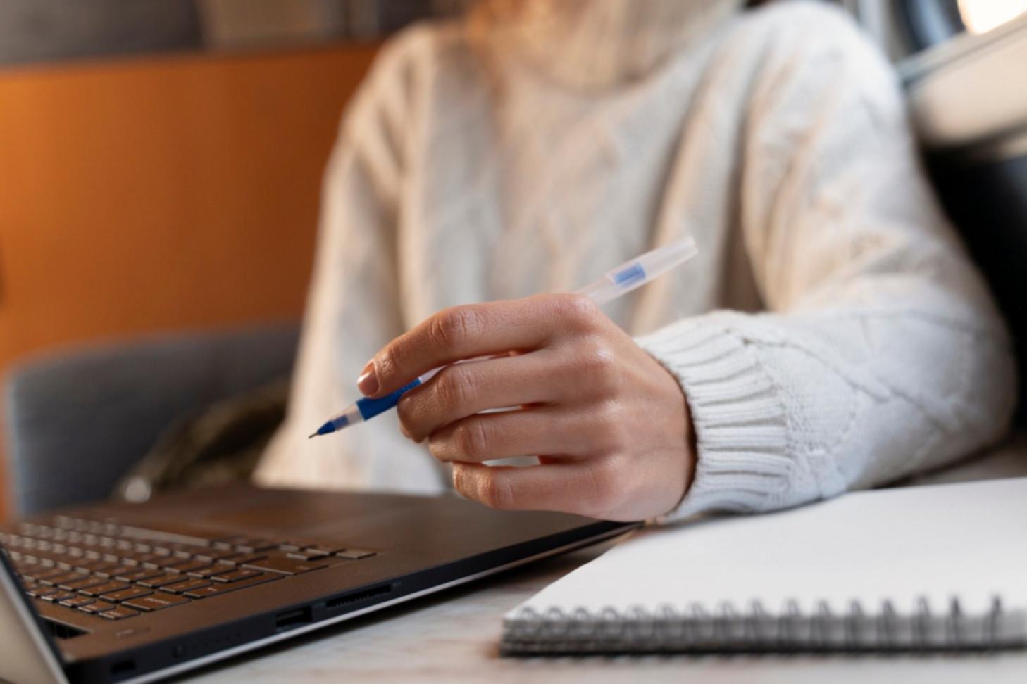 Arsitektur sistem Technolx menampilkan infrastruktur cloud dan komponen teknologi