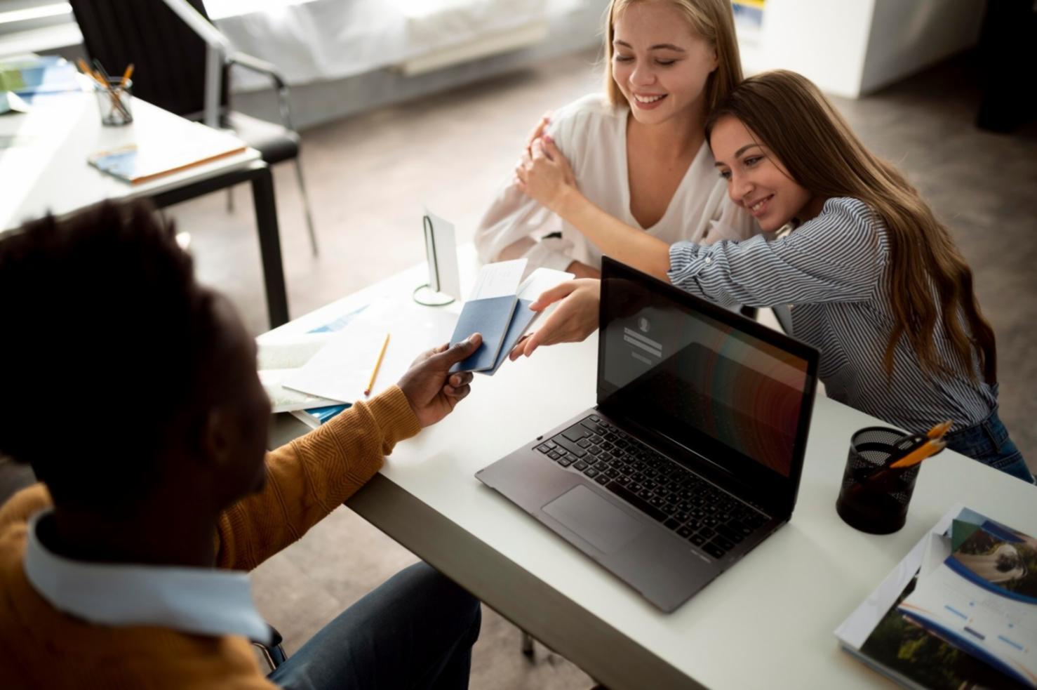 Diskusi strategi kemitraan bisnis